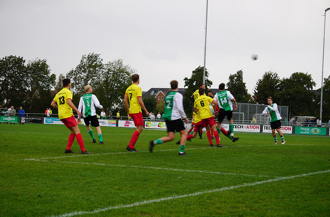 Zevenhoven krijgt flink pak slaag tegen Woubrugge